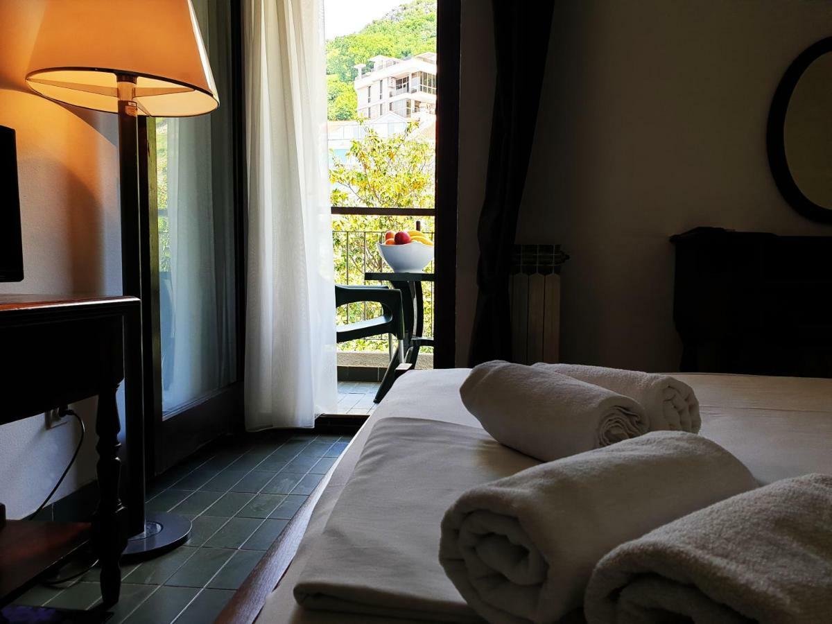 Hotel Sumadija Rafailovici Bečići Dış mekan fotoğraf