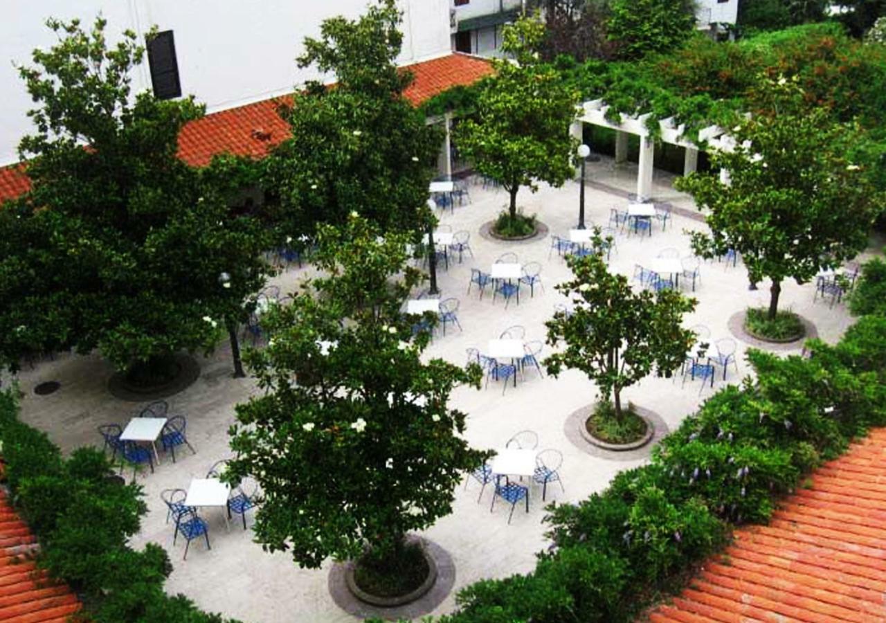 Hotel Sumadija Rafailovici Bečići Dış mekan fotoğraf