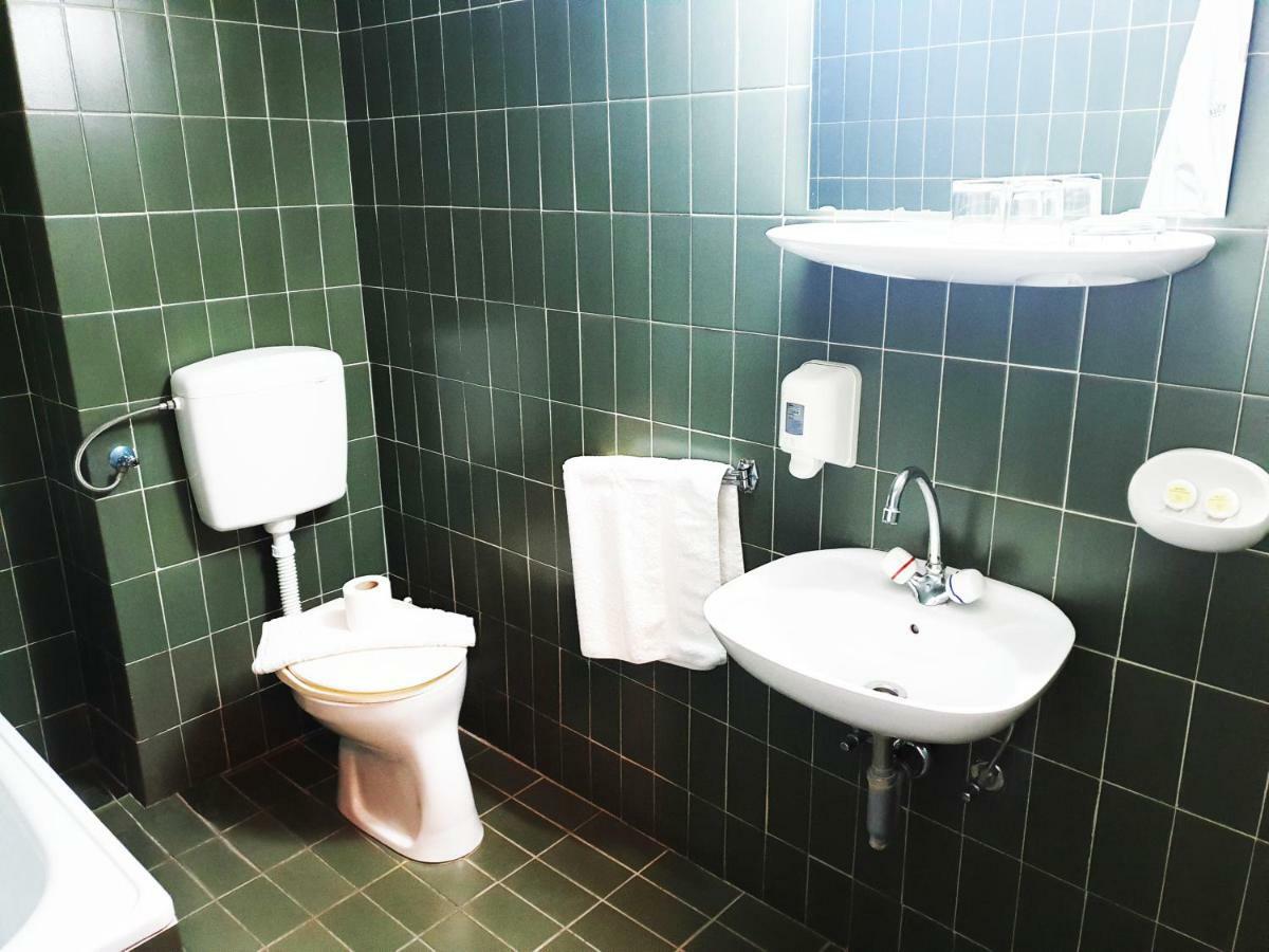 Hotel Sumadija Rafailovici Bečići Dış mekan fotoğraf